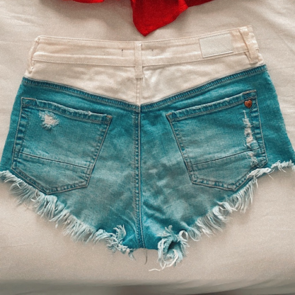 blue/white denim shorts with red top included - Picture 4 of 4